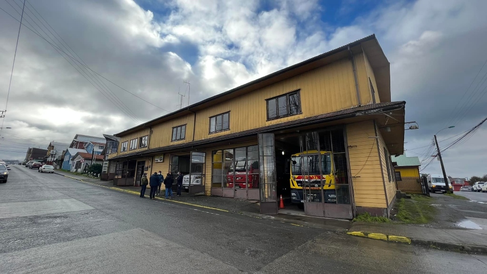 Autoridades locales se reúnen para planificar la construcción del nuevo Cuartel General de Bomberos de Quellón